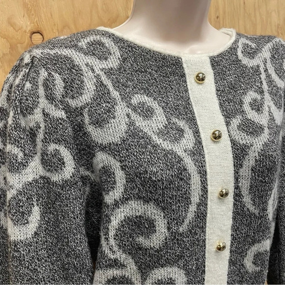 Tomomi Japanese knit sweater gray with swirly design women’s medium - Picture 3 of 6